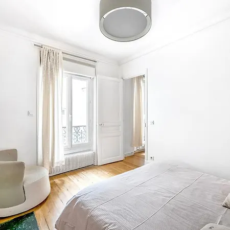 Montmartre - Lamarck - Caulaincourt 2bdr By B'your Apartment *